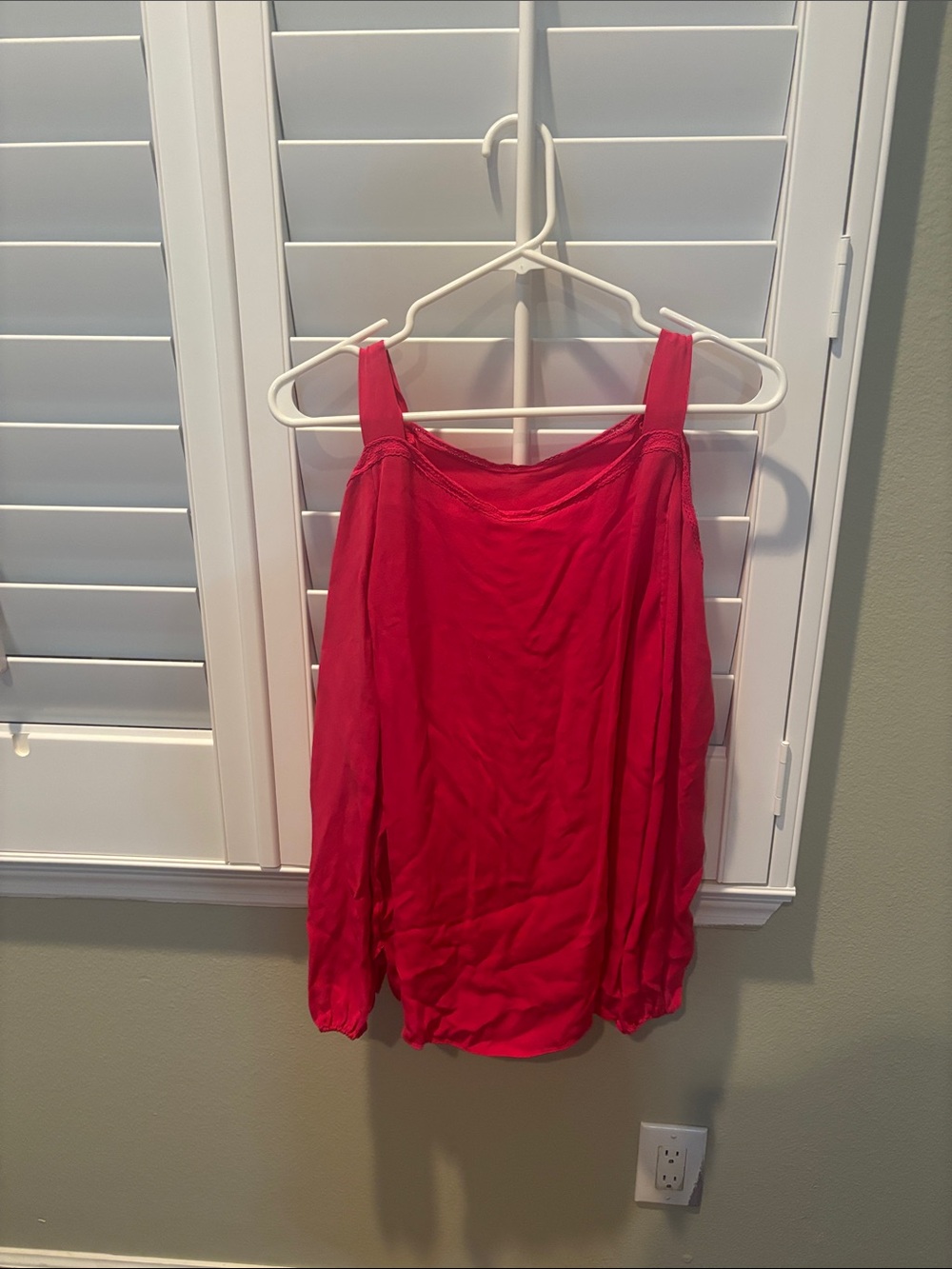 Elie Tahari Bright Pink Cold-Shoulder Tunic Top